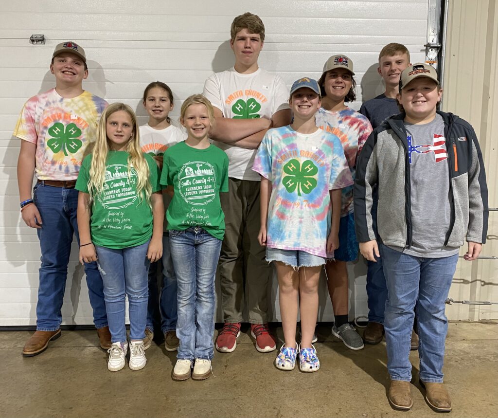 Group picture of nine 4-H Poultry Judging competitors